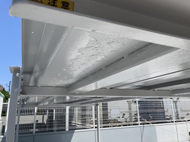 立体駐車場の錆を落としての再塗装